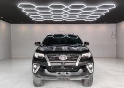 
										2016 TOYOTA SUV V FORTUNER 2.4 2WD AT Black full									
