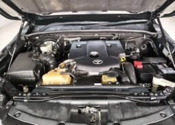 
										2016 TOYOTA SUV V FORTUNER 2.4 2WD AT Black full									