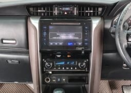 
										2016 TOYOTA SUV V FORTUNER 2.4 2WD AT Black full									