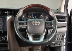 
										2016 TOYOTA SUV V FORTUNER 2.4 2WD AT Black full									