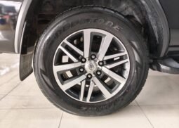 
										2016 TOYOTA SUV V FORTUNER 2.4 2WD AT Black full									
