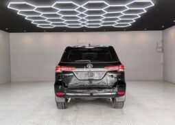 2016 TOYOTA SUV V FORTUNER 2.4 2WD AT Black