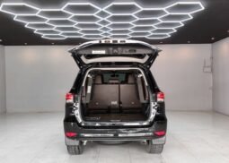 
										2016 TOYOTA SUV V FORTUNER 2.4 2WD AT Black full									