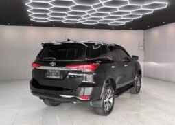 2016 TOYOTA SUV V FORTUNER 2.4 2WD AT Black